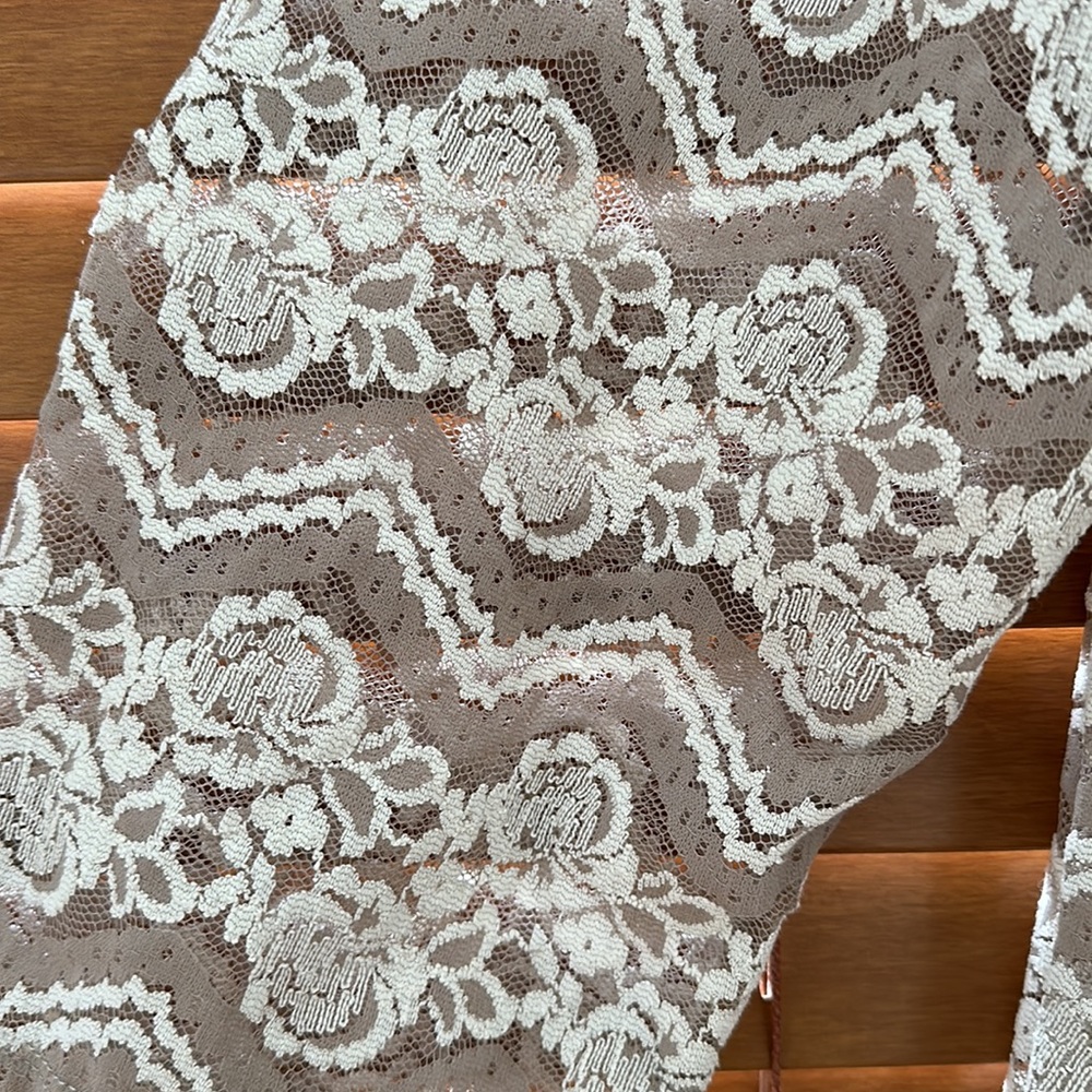 Rabbit Rabbit Rabbit Floral lace midi dress - Picture 3 of 7